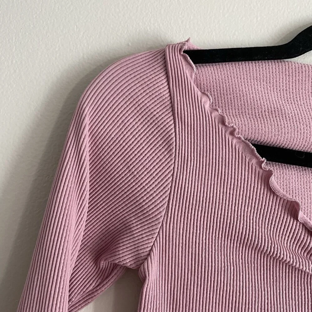 BDG Urban Outfitters Women L Pink Ribbed Y2K Seamless Elise Long Sleeve Crop Top